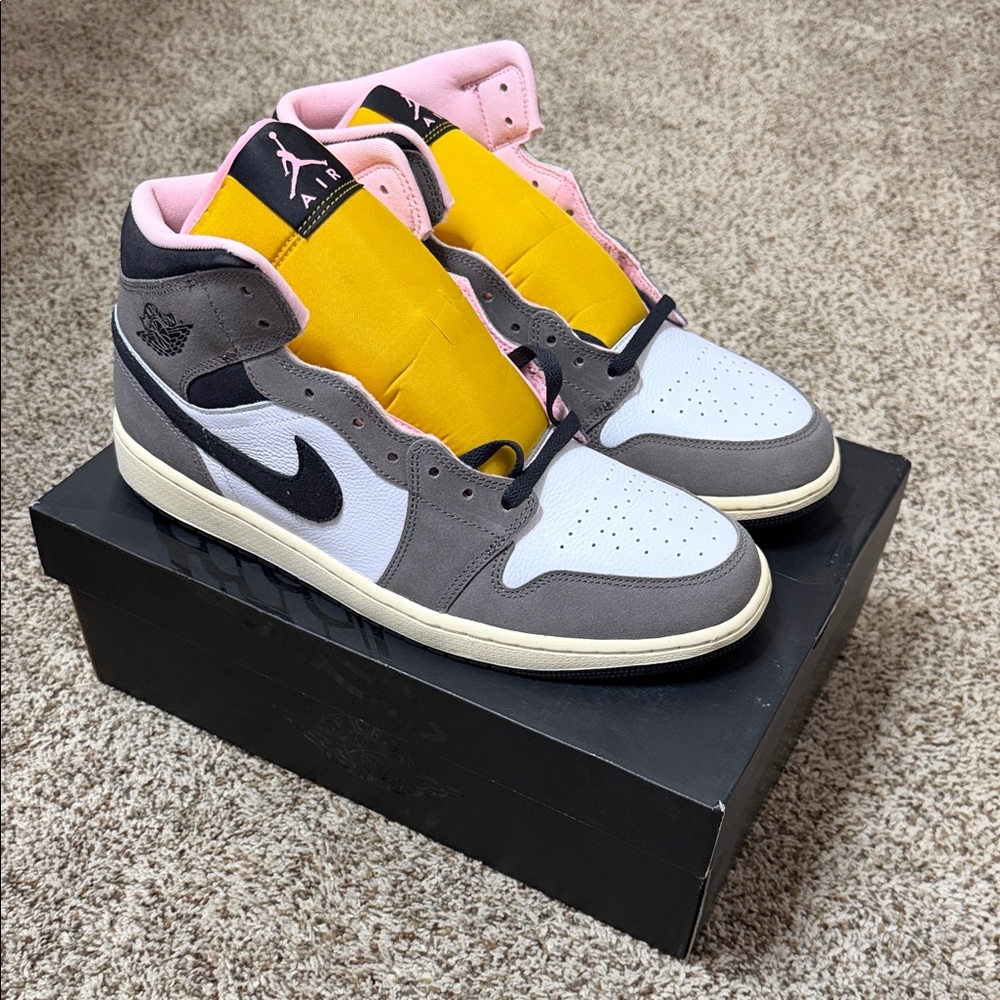 Jordan Retro 1 Mid White Cave Stone